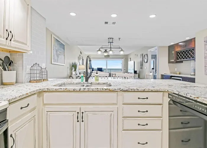 Oceanfront Seagate With Heated Pool * Clearwater Beach
