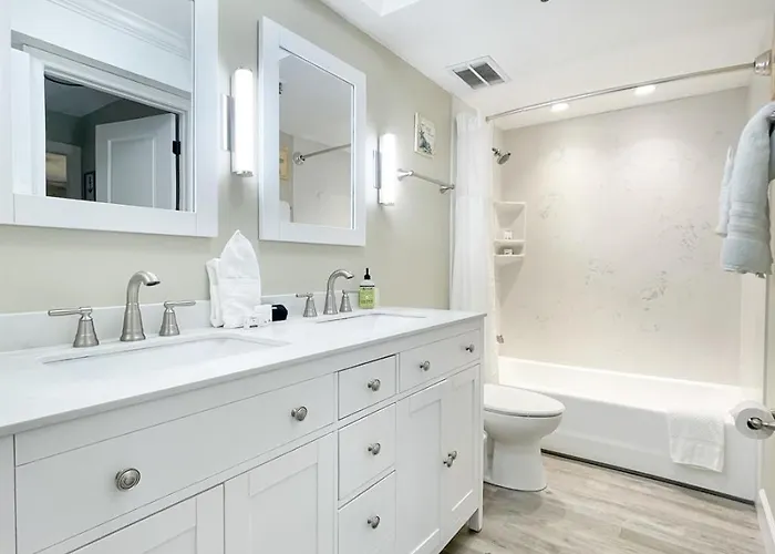 Oceanfront Seagate With Heated Pool * Clearwater Beach