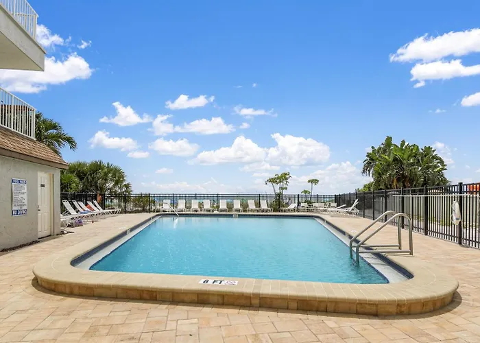 Oceanfront Seagate With Heated Pool