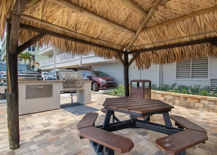 Oceanfront Seagate With Heated Pool * Clearwater Beach